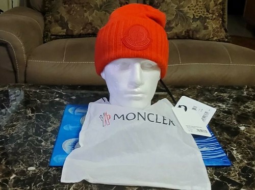 Red beanie also dust bag 