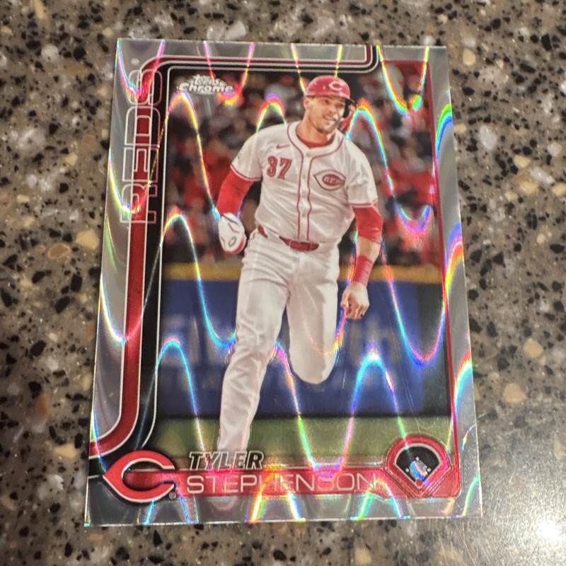 Topps ‘25 Chrome Tyler Stephenson #112 Cincinnati Reds Raywave Refractor
