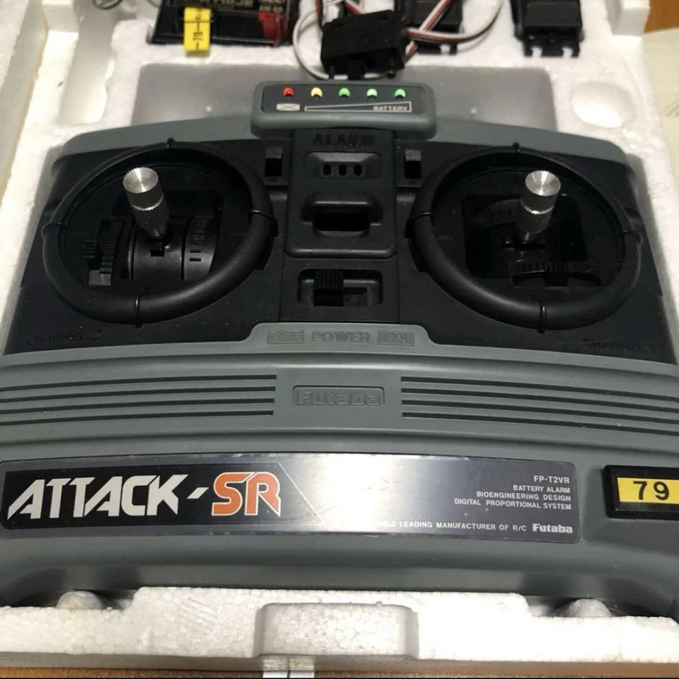 Futaba Attack SR 40MHz RC Model 2 Servos Japan Used RTR - Image 2 of 4