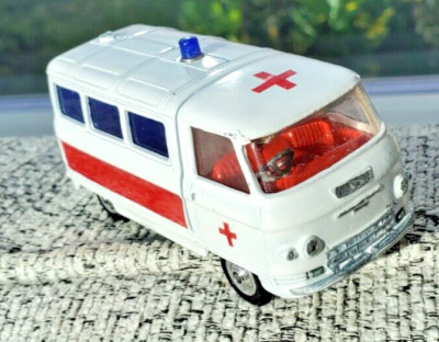 Maßstab 1:43 466 Corgi Commer 3/4 Tonnen Chassis weiß Krankenwagen Code 3