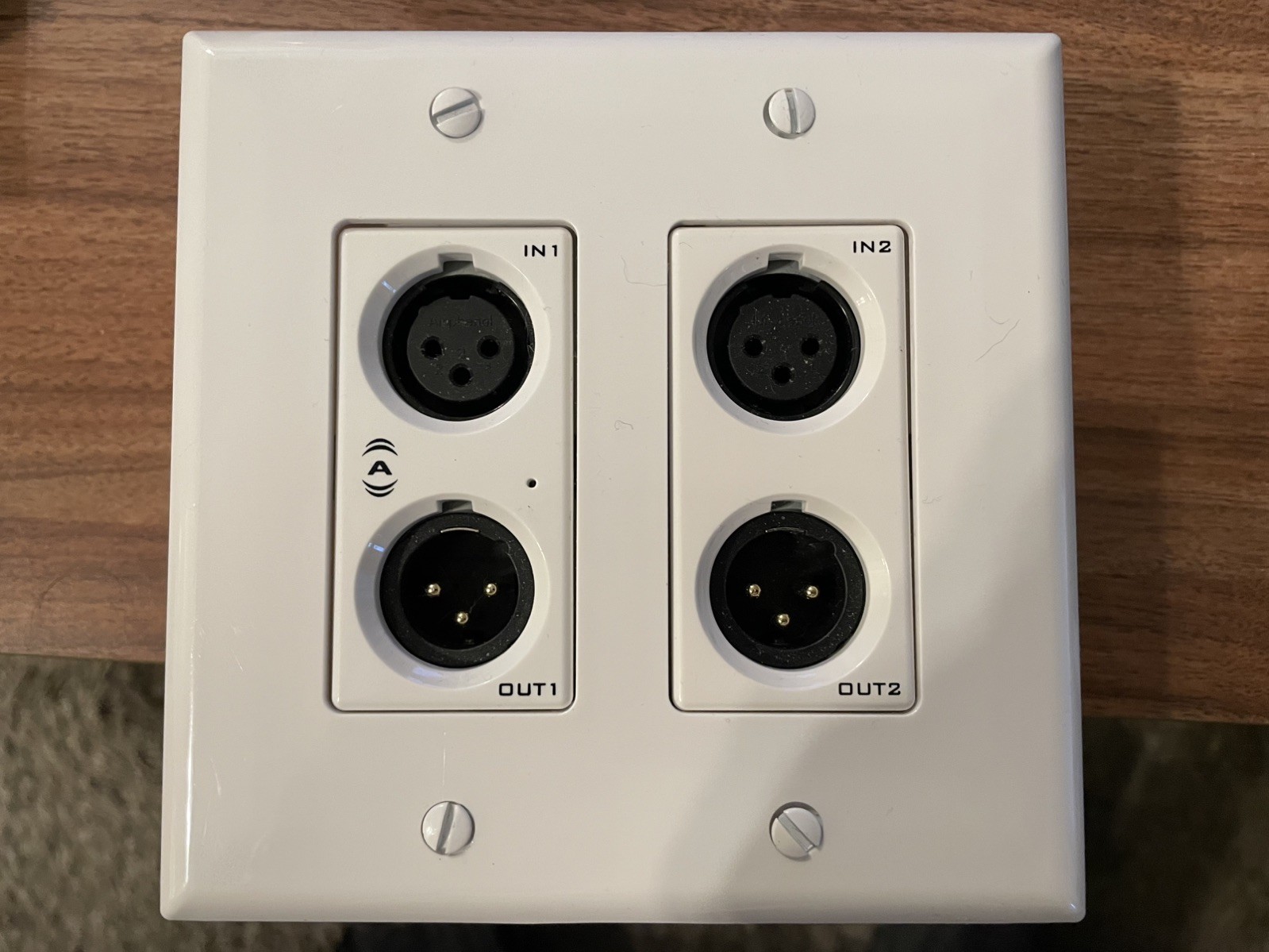 AtteroTech unDX2IO+ 4x2 Channel 2 Gang US Wall Plate w/XLR