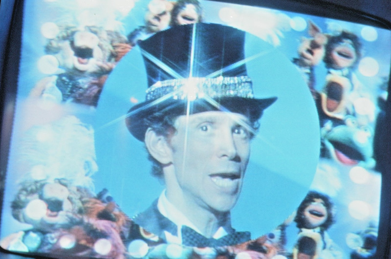 LMP105-167 1970s The Muppet Show Actor Singer Joel Grey ORIG 35mm Color Slide