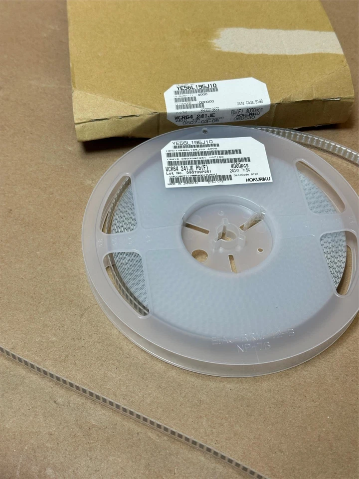 Resistencia de terminal ancho Hokuriku WCR64 241 240Ohm 5% película gruesa SMD JAPÓN Foto 4 de 4