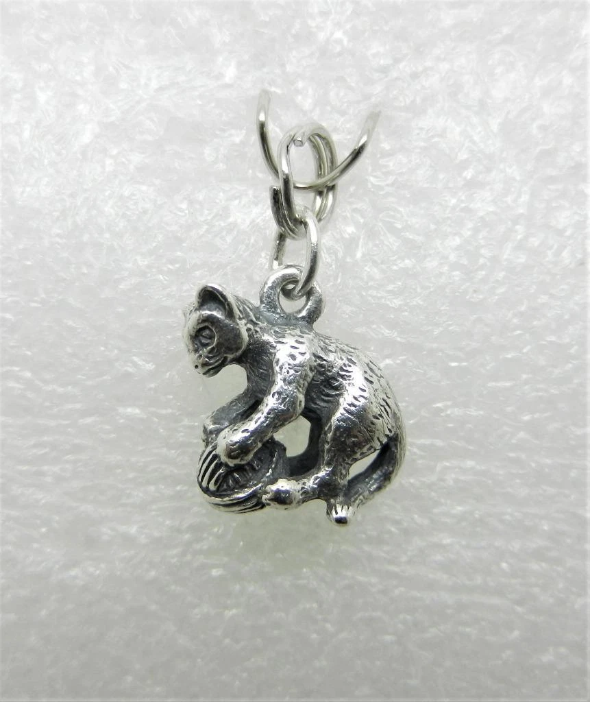 James Avery Sterling Silver Cat Charm