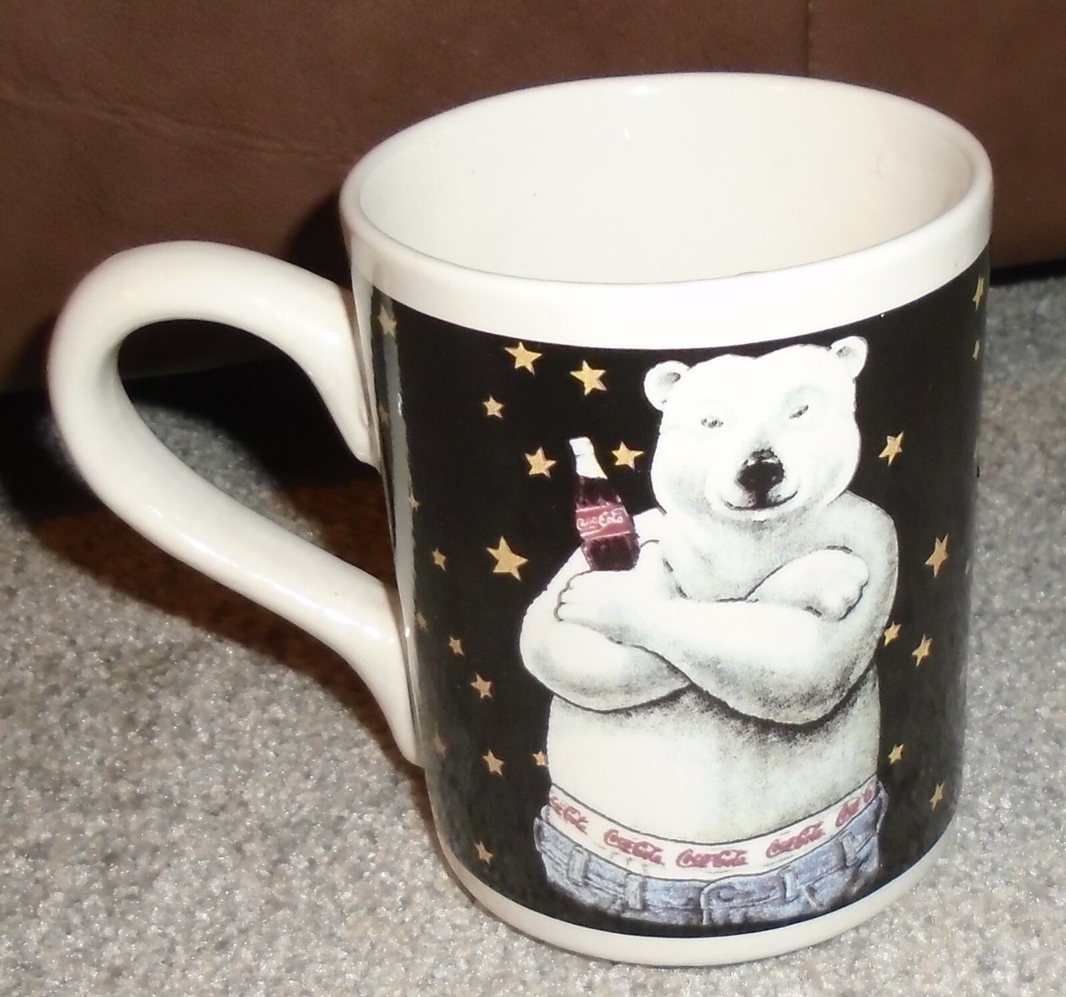 COCA COLA POLAR BEAR in jeans Crossed Arms COFFEE CUP 1996 COKE