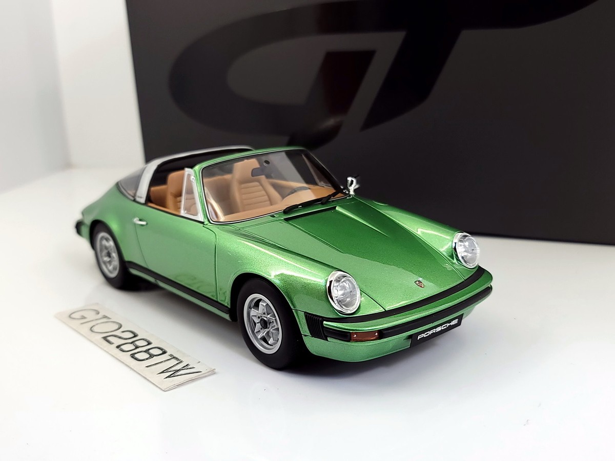 GT SPIRIT 1/18 ポルシェ2.7カレラ・ルーフCTR 2台セット GT Spirit 1:18 scale Porsche 911 S Targa 2.7 1974(901) Green