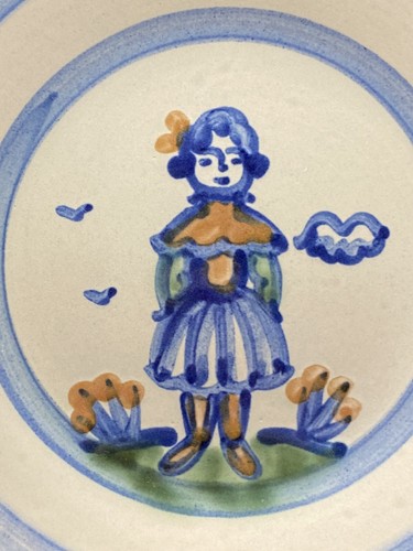 "Plato firmado M A Hadley arte popular cerámica gres país azul granjero esposa 7,5""" - Imagen 2 de 5