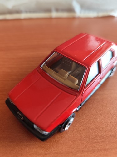 1:43 Alfa Romeo 33, Burago Ref. 4124 - Foto 8 di 10