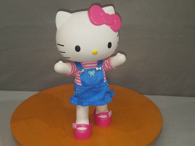hello kitty plastic doll