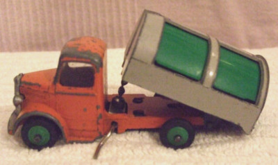 DINKY (SELTENE FARBE) VINTAGE MODELL (BEDFORD MÜLLWAGEN) KAT-Nr. 25V/252/gebraucht