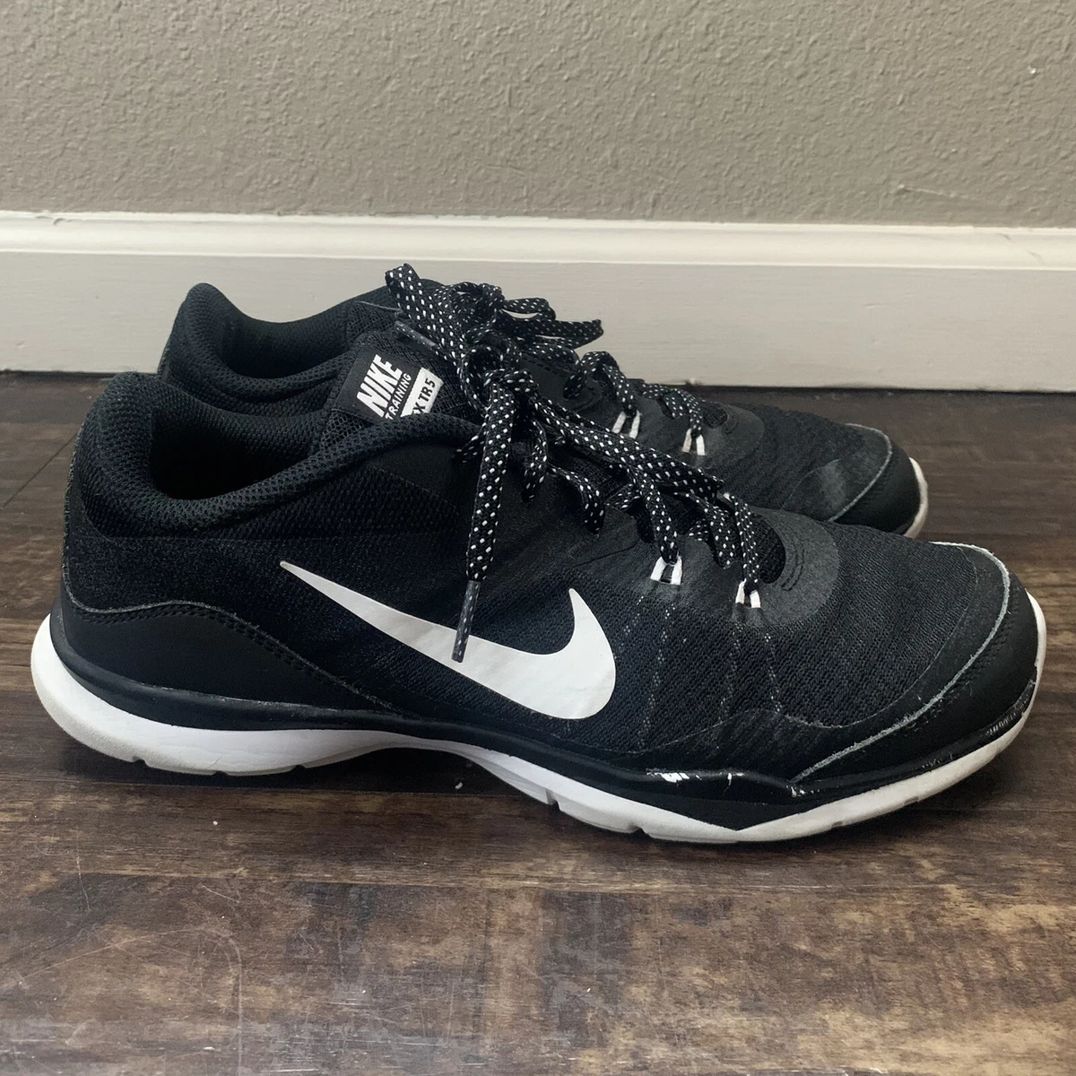 Black nike size 5 hotsell