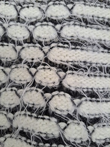 BELLFIELD B NEVELSK Long Sleeve Striped eyelash Jumper Cream Navy Size 8 Xsmall  - Picture 5 of 8