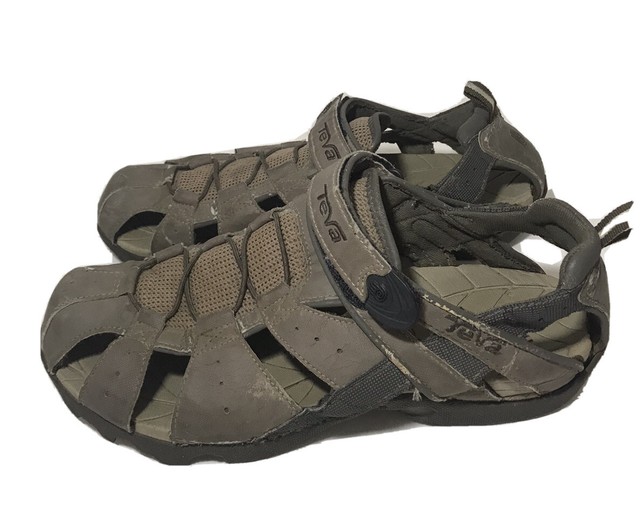 teva deacon sandals