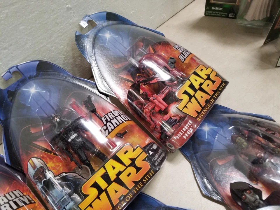 Lote de 24 - Figura de Acción Star Wars SURTIDA La Venganza de los Sith 2005 Nueva Precintada Foto 4 de 4