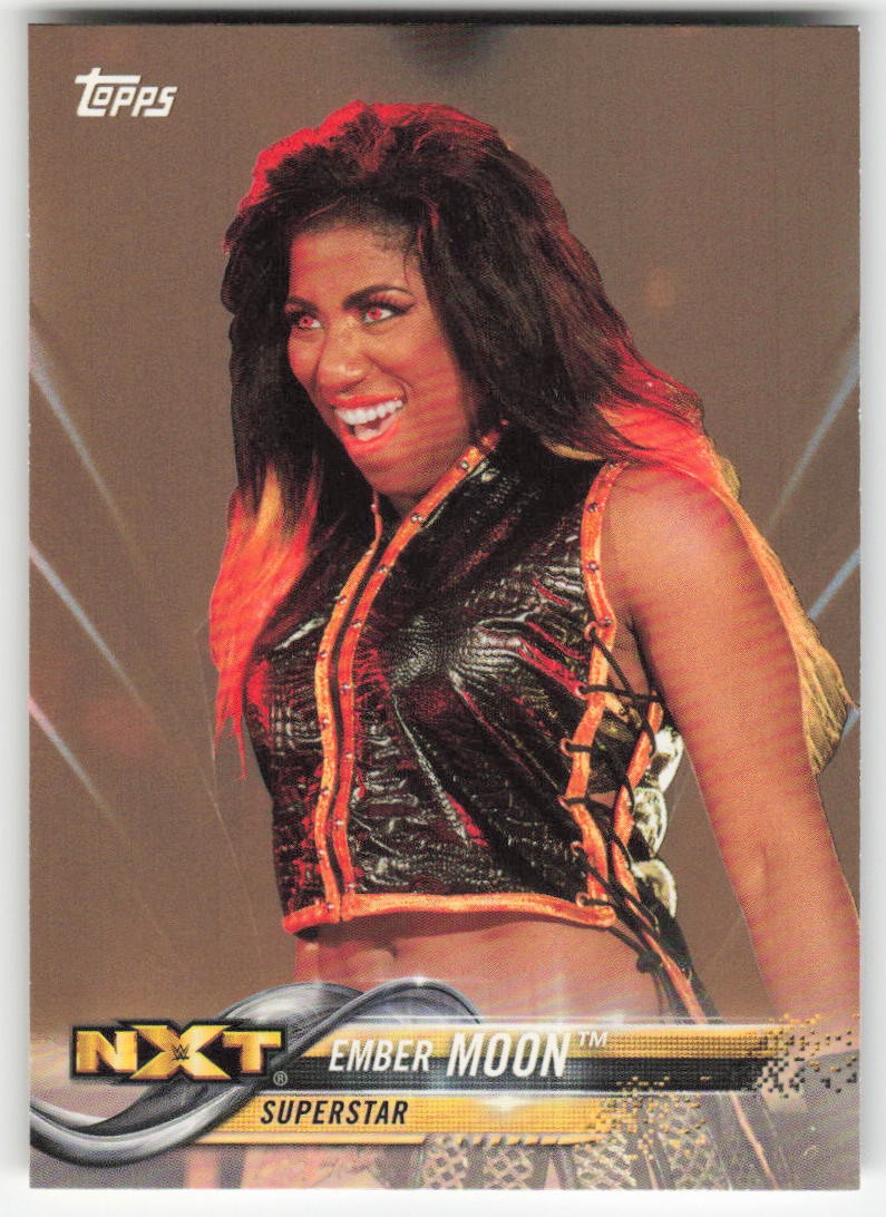 2018 Topps WWE Bronze Ember Moon #32
