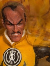 DC UNIVERSE CLASSICS Wave 3 SINESTRO YELLOW VARIANT - MIP w  GRUNDY RIGHT LEG
