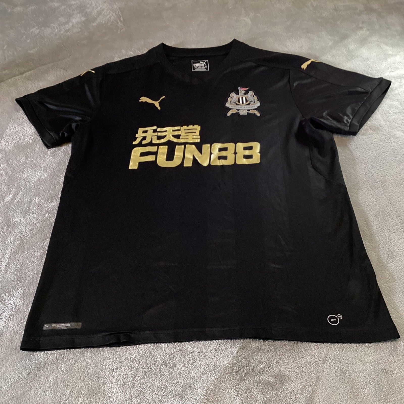 Newcastle United Shirt Mens Medium Black Football EPL Soccer Puma DryCell Fun88