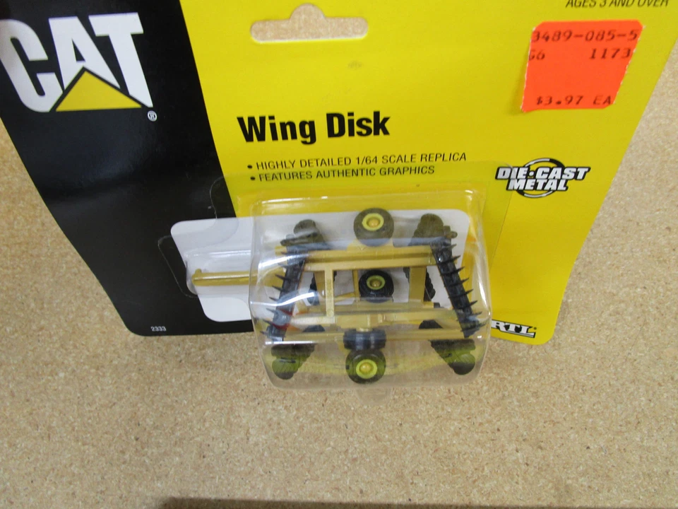 CAT Wing Disk disc ERTL 1/64 NIP implement diecast toy farm B3 Z - Image 2 of 4