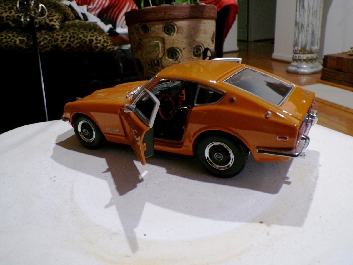 Datsun 240Z 1&frasl;18 Diecast metal model cars automobiles 1:18 Toy Vehicle