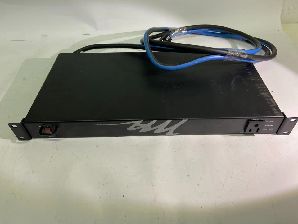 Middle Atlantic Products Rackmount Power Center Surge Protector PD-920R-NS - Image 2 of 4