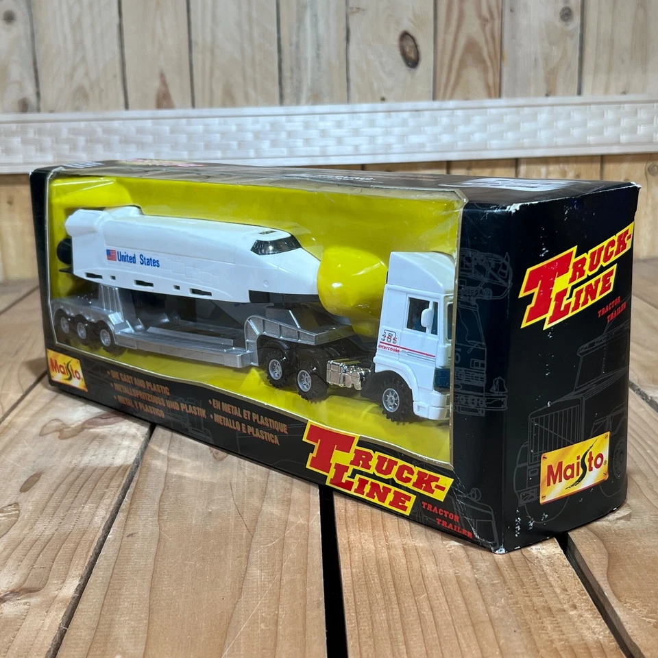 Maisto Truck Line R365 Highliner Renault Tractor Trailer w/NASA Space Shuttle - Image 2 of 4