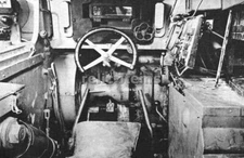 WW2 PICTURE PHOTO GERMAN INSIDE GERMAN TIGER TANK 6395