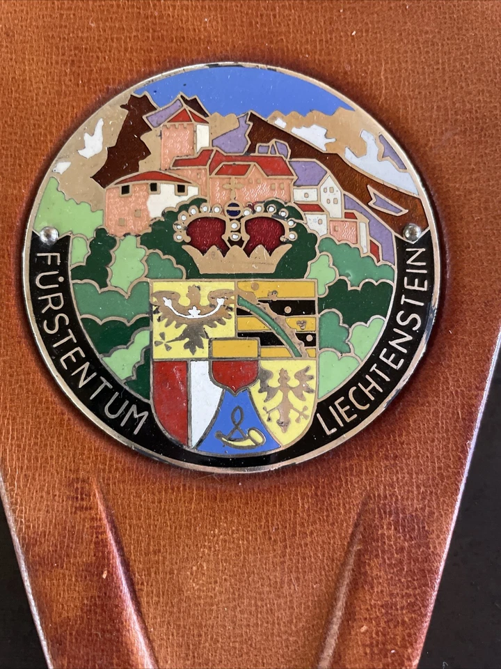 COLLECTION OF VINTAGE ENAMEL AUTOMOBILE RADIATOR CAR BADGES - Image 4 of 4