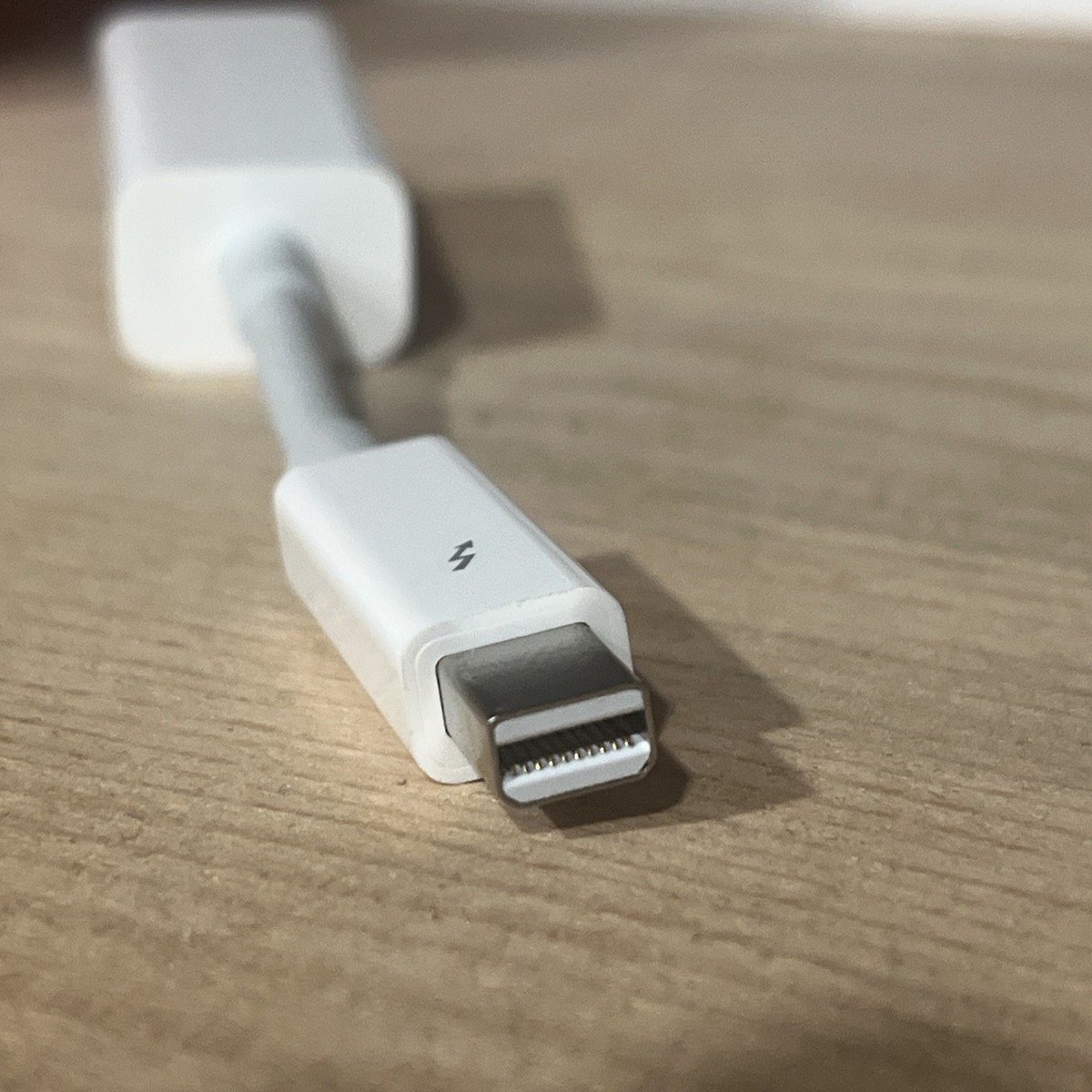 Apple A1463 Thunderbolt 2 to FireWire 800 Adapter | eBay Apple A1463 Thunderbolt 2 to FireWire 800 Adapter | eBay