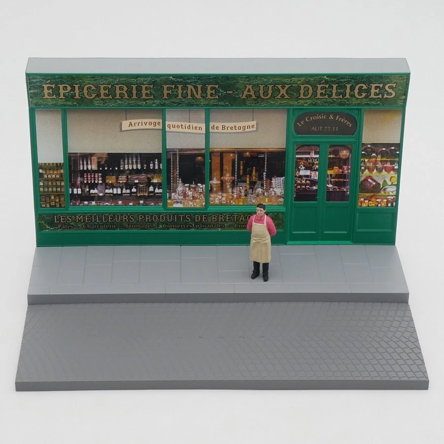 1:43 Renault Estafette Van & Fresh Food Delicatessen Shop Diorama Scene - Image 3 of 4
