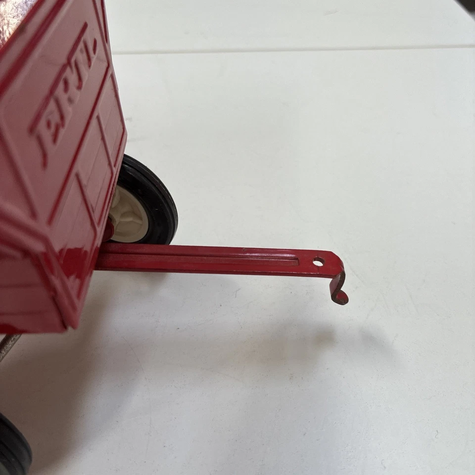 ERTL 1/16 Case Ih rojo vagón utilitario escala de metal fundido a presión Foto 2 de 4