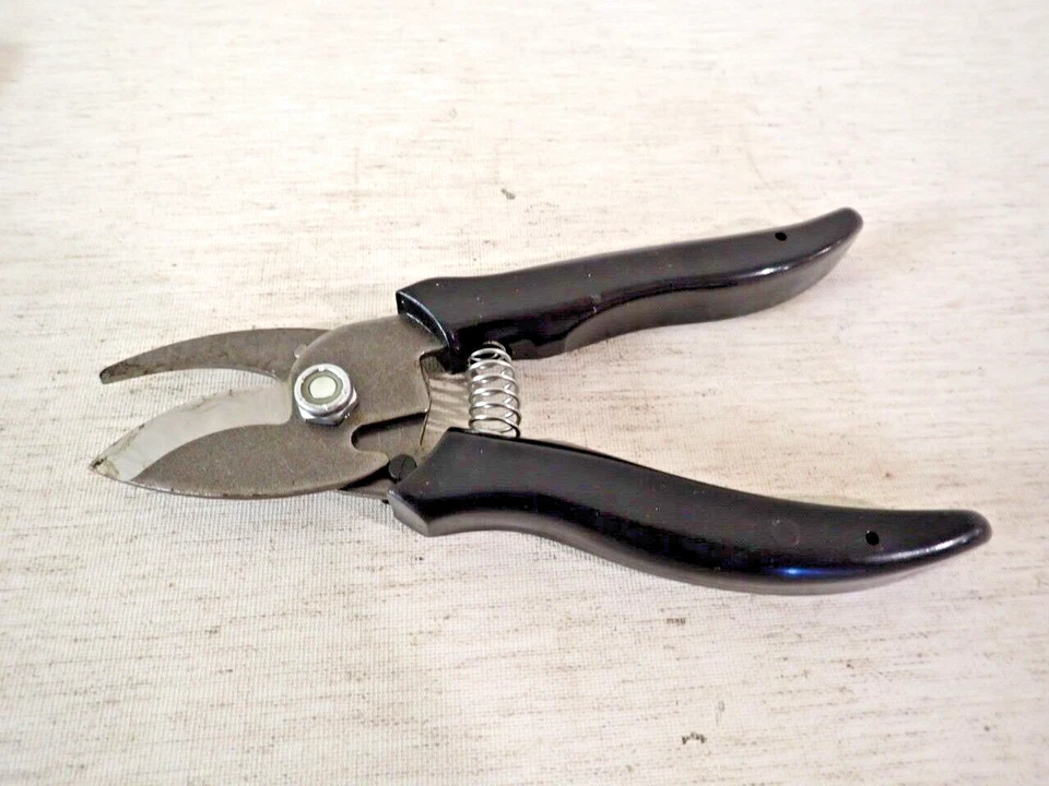 Vintage  True Temper By-Pass Pruner  B-300 made in USA - Image 4 of 4