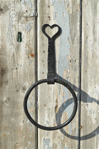 Hand made wrought iron Shaker heart towel ring wall mounted folk art style 