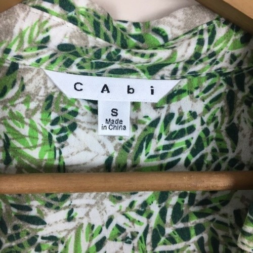 Cabi Size: SMALL Tropical Leaf Printed Wrap V-neckline Dress - Picture 5 of 7