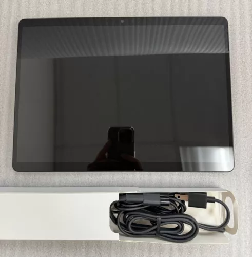 Microsoft Surface Pro 9 13" UCI-00001 (256GB SSD, i5-1235U, 16GB RAM)