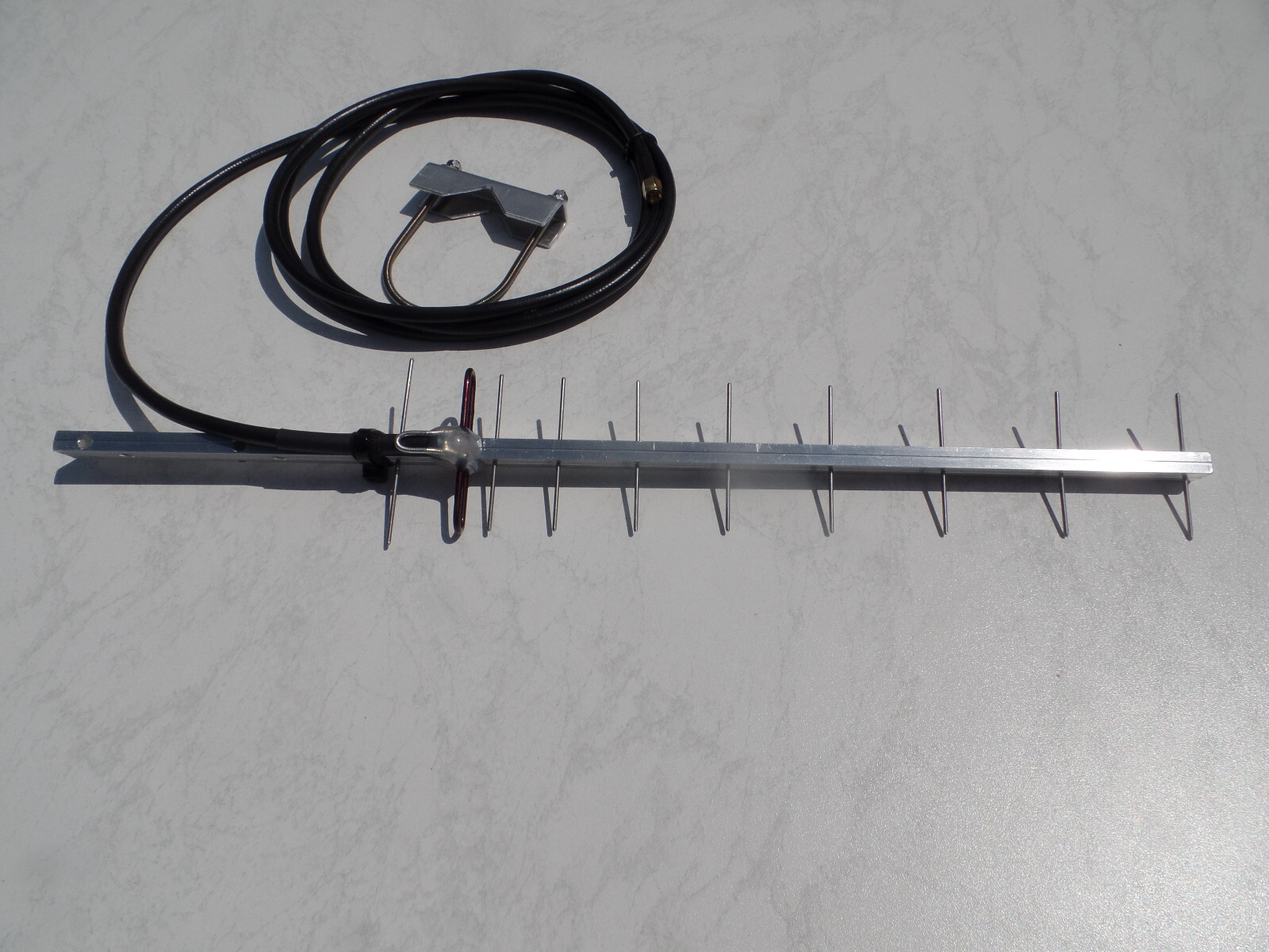 2,4 GHz WLAN Yagi Richtantenne Antenne 10 Elemente 14,5 dBi 2m Kabel RP-SMA St.