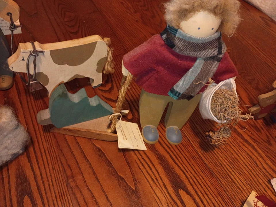 Lizzie 高木制娃娃 10 件装圣诞树 Haul,秋苹果,绵羊,更多 — 第 3/4 张图片