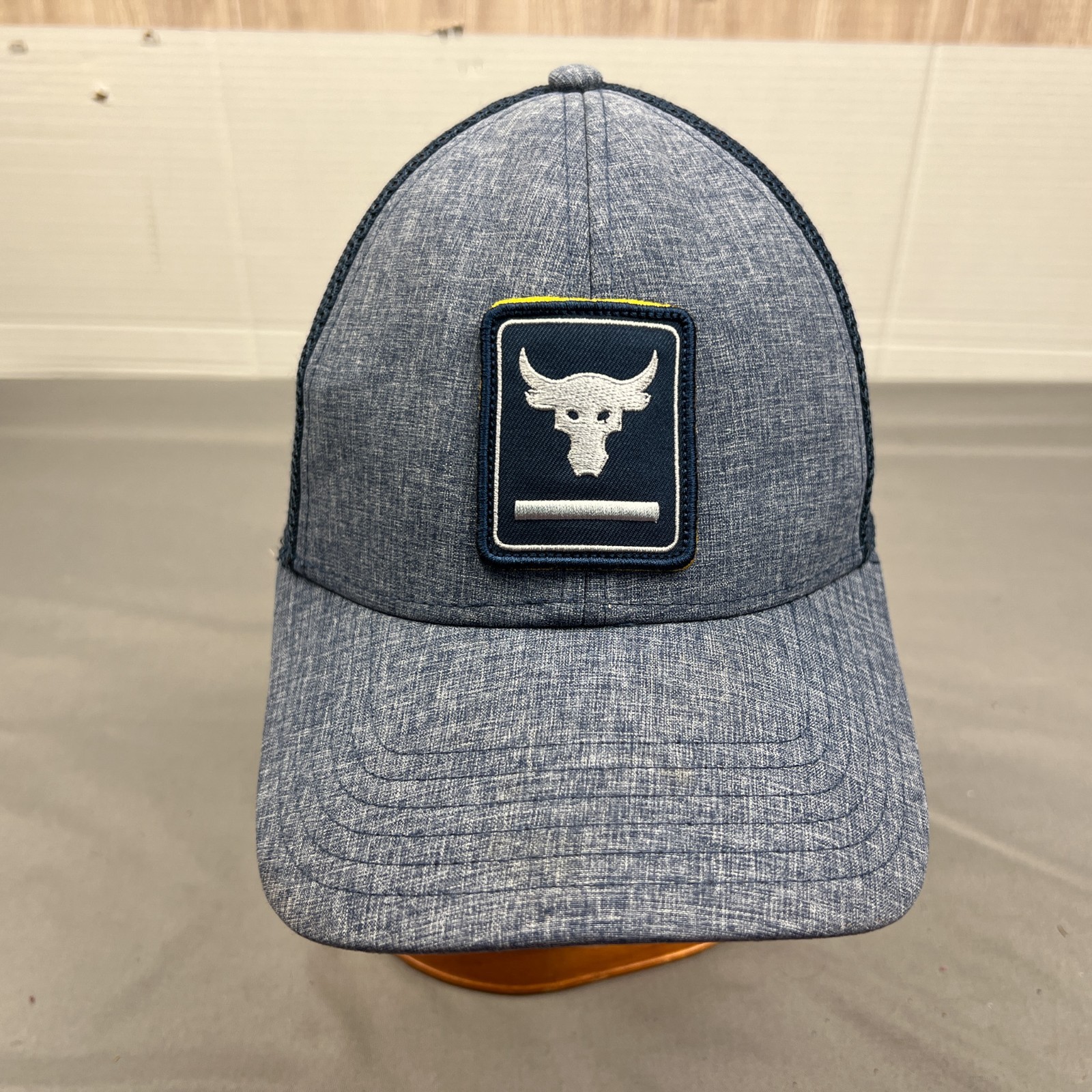 Under Armour Project Rock Logo Trucker Snapback Cap Adult Gr