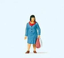 Preiser 28201 HO Scale Going Shopping - Individual Figure
