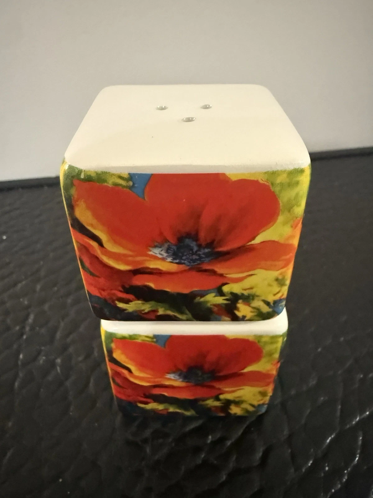 designs creative Heart Salt & Pepper Shakers