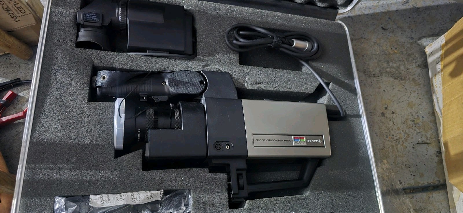 Hitachi Saticon VK-C830 color video Camera recorder 1983 Antique camcorder