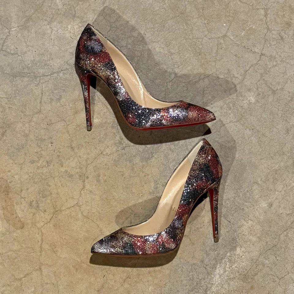 Christian Louboutin Pigalle Follies 100 Brillo Pluma Floral Tacones Bombas EU 35 Foto 4 de 4