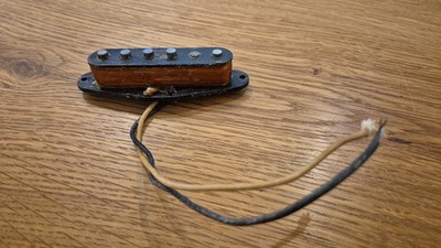 Fender Fullerton AVRI   Strat  Pickup   1982  real  vintage