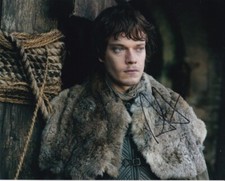 ALFIE ALLEN signed Autogramm 20x25cm GAME OF THRONES in Person autograph COA