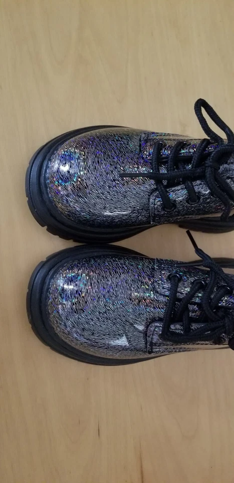 Zapatos de niña pequeña talla 9,5. NUEVO. Foto 2 de 4