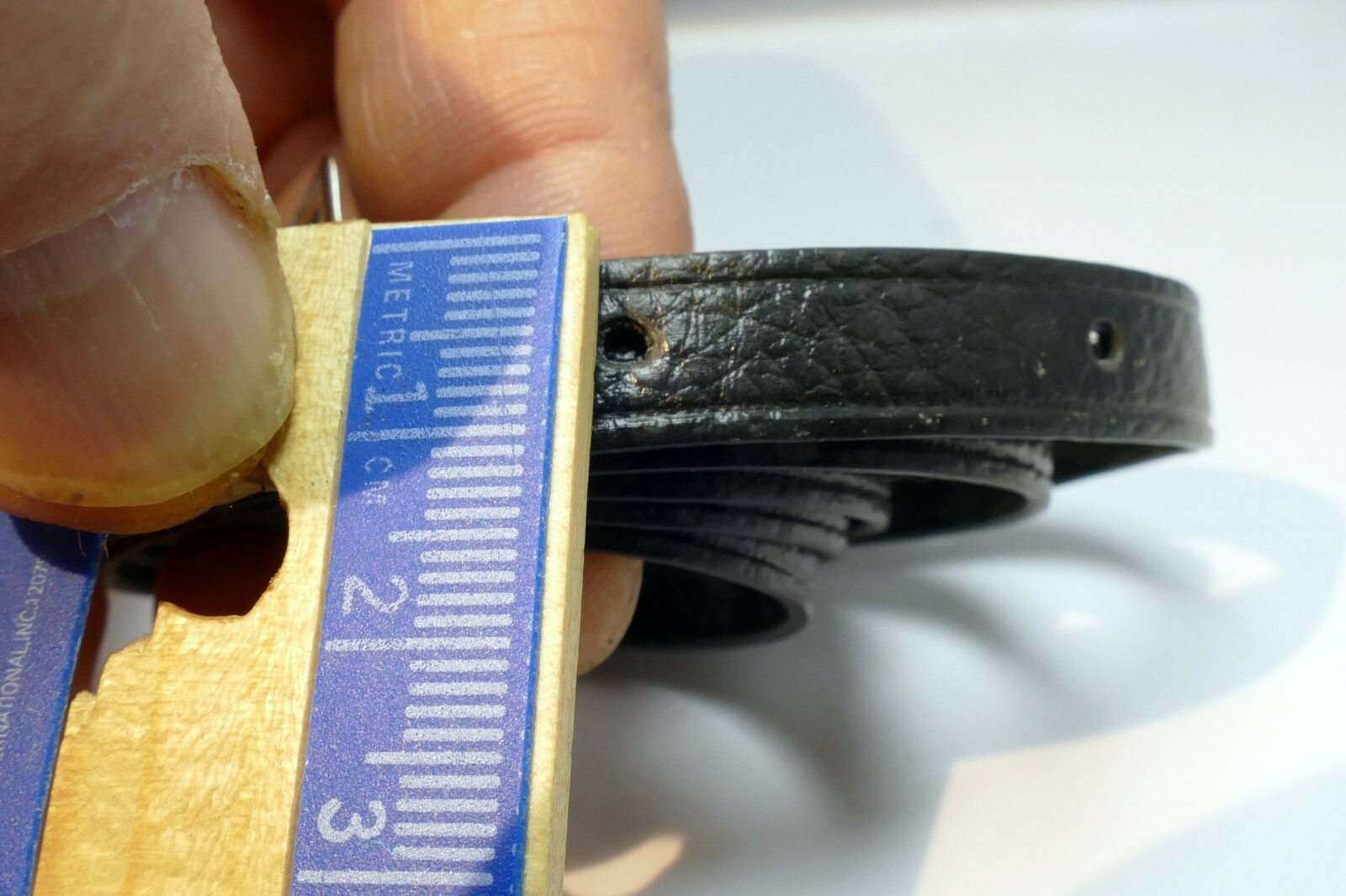 32" long Shoulder Strap narrow 1cm wide vinyl vintage (with one buckle only)