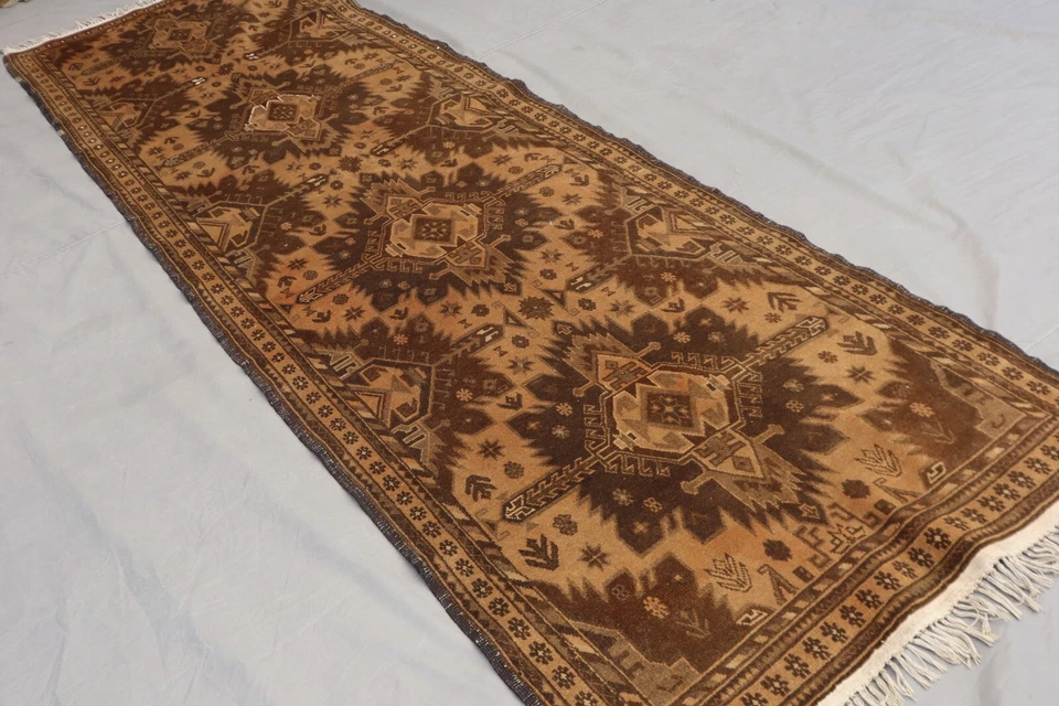 3x9 Turkoman Runner Rug – Tribal Medallion Design – Hand-Knotted Wool Brown. - Image 4 of 4