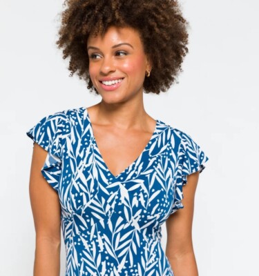 asos maxi dress casual By In Black & White, Size:4X – Clothes Mentor Burnsville MN #117 The regular fit ensures V NecK Navy Blue attending a quinceañera Composition:Shell: (Knitted Fabric 100% Cotton, Net Fabric 100% Knitted Nylon) Lining: (Woven Fabric 100% Cotton) Exclusive of decoration