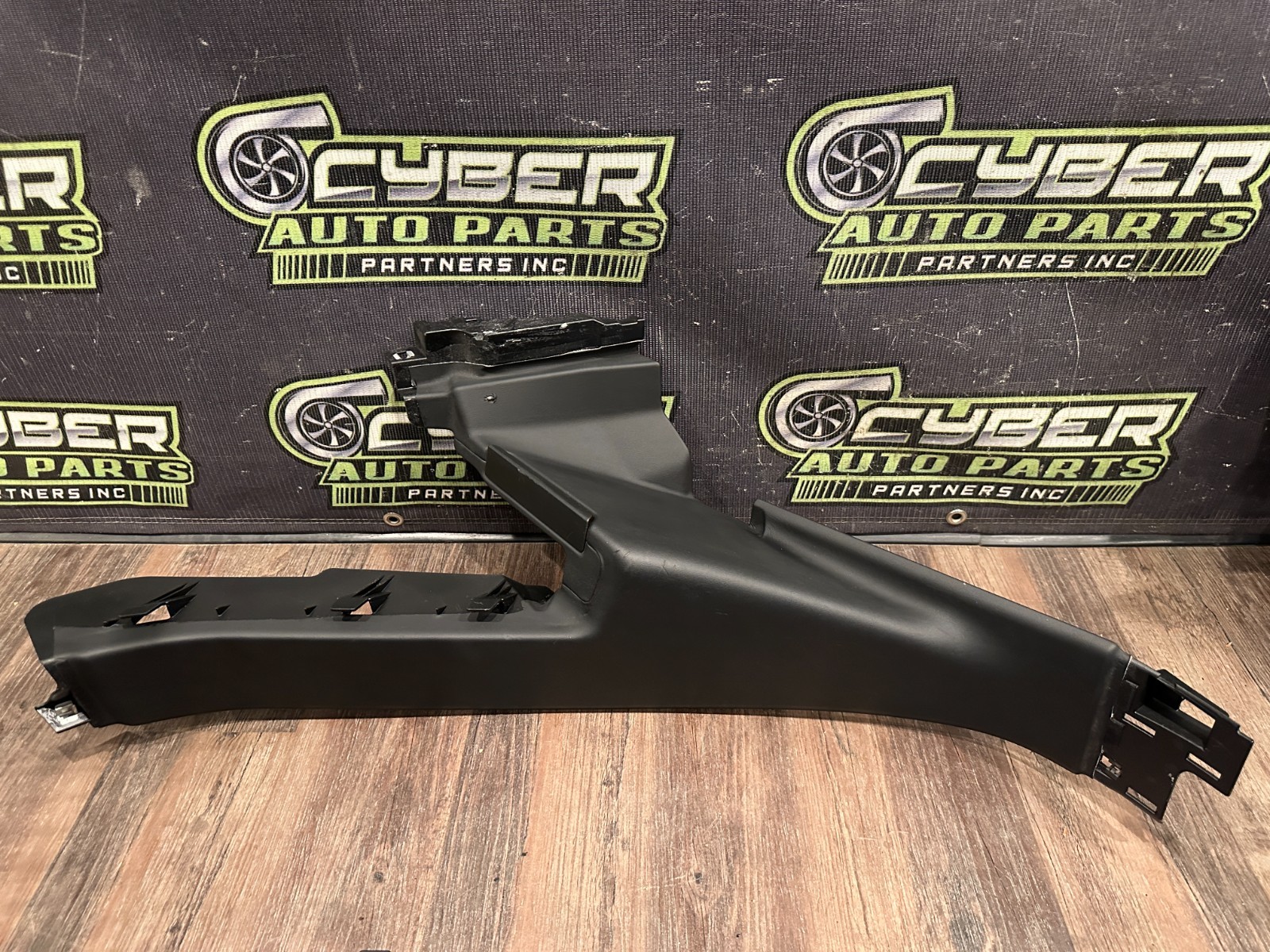 2018-2024 LAMBORGHINI URUS REAR RIGHT LOWER C PILLAR TRIM OEM 4ML867768 WEAR 8,9
