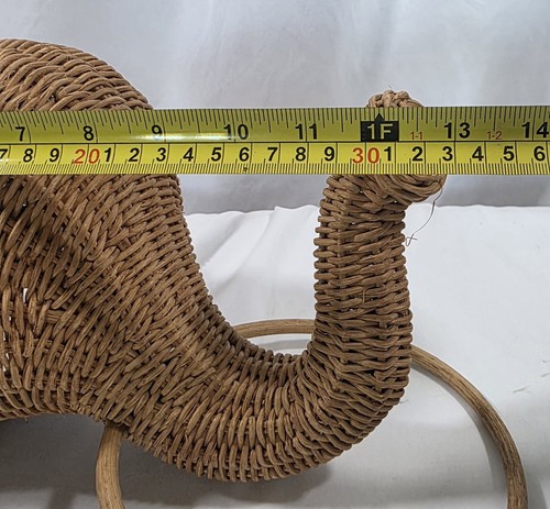 Vintage MCM Wicker Rattan Elephant Head Towel Holder - Picture 8 of 8