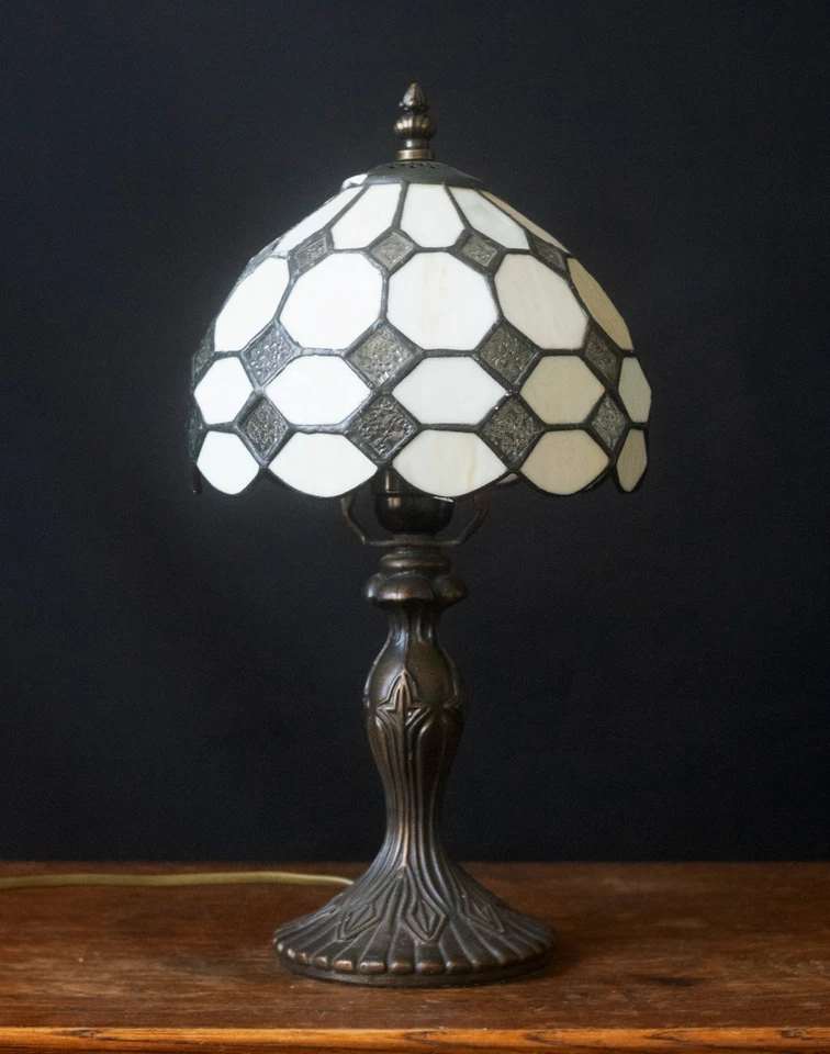 Vintage Tiffany Style Table Lamp – Stained Glass Shade – Art Nouveau Base - Image 3 of 4